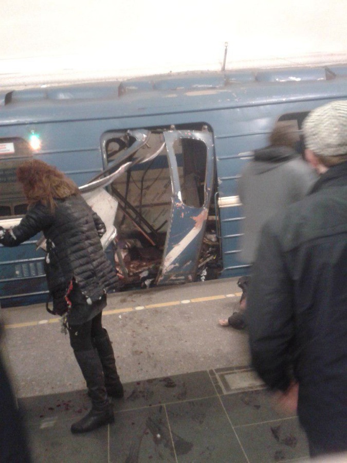 Взрыв в питерском метро. Онлайн