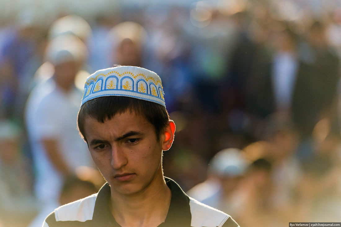 Узбекские мусульманские. Узбек плачет. Фото узбекских мужчин мусульмане. Джон байрам. Узбек плачет фото.