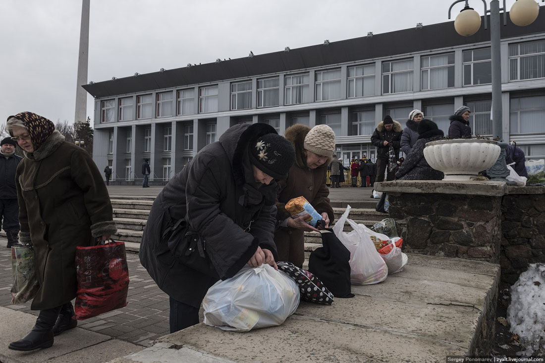 Жизнь в донецке. Сейчас жизнь в Донецке. Что с Украиной как живут люди фото.