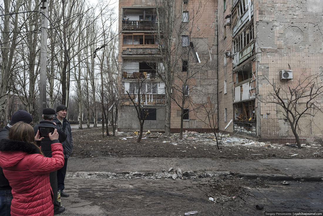 Сводки последнего часа. Окраина Украина. Окраины Донецка фото. Как люди живут в Донецке сейчас.