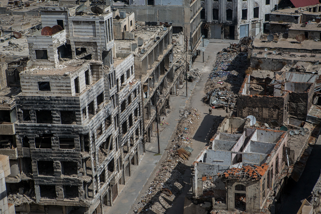 Полностью разрушенный город. Хомс Сирия. Город Хомс Сирия сейчас. Сирия руины. Разрушенное здание.